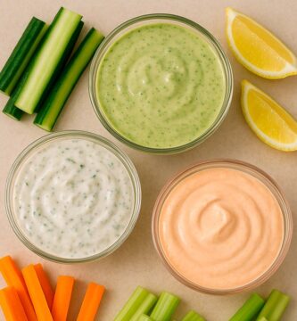 una variedad de salsas frías y ligeras